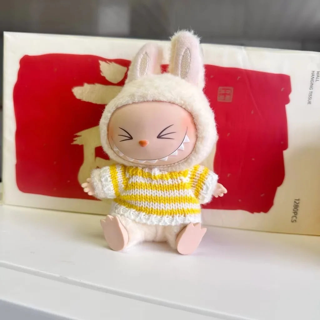 Stickad tröja för samlarfigur