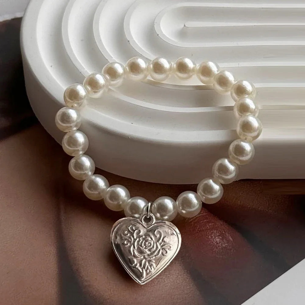 Pärlhalsband till samlarfigur – söt accessoar i metall och plyschstil