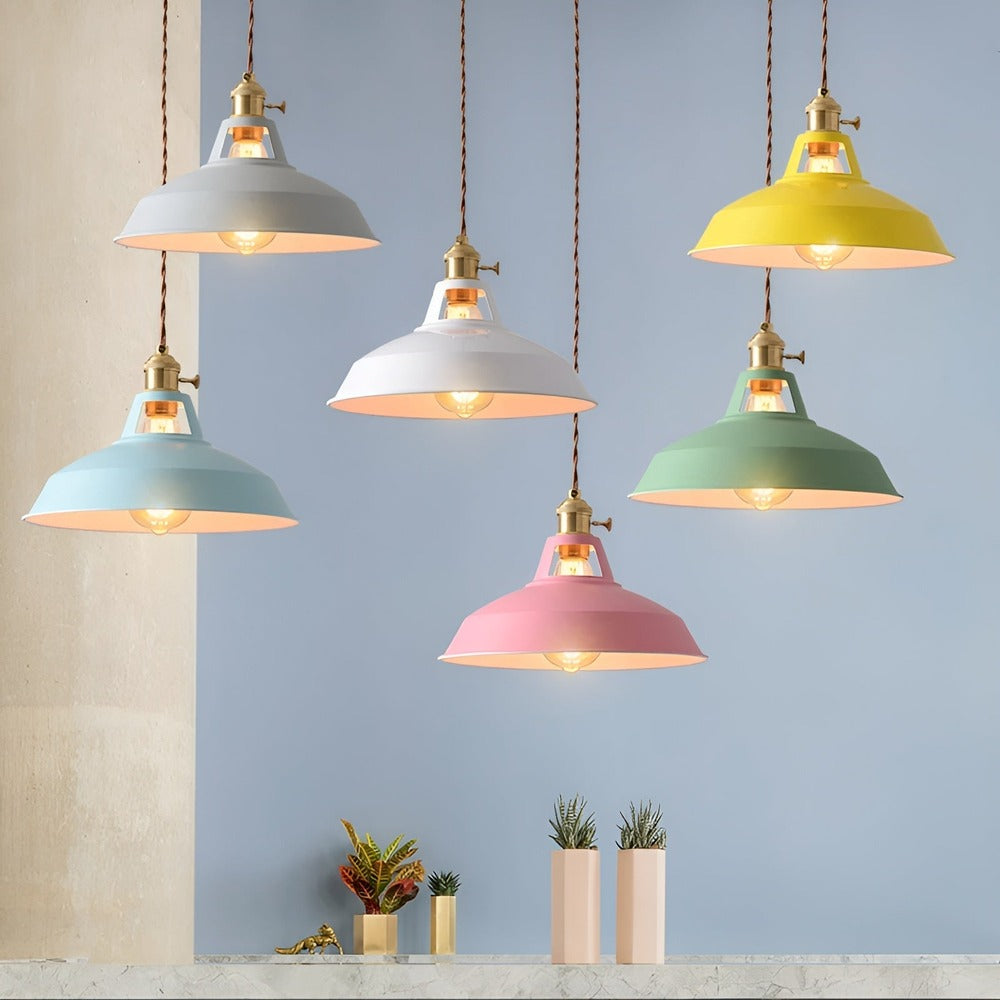 ForgeGlow – Industriell Retro Taklampa med Färgaccent