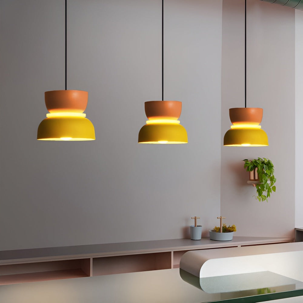 NovaHue – Modern LED Pendellampa i Metall för Varm och Livfull Belysning