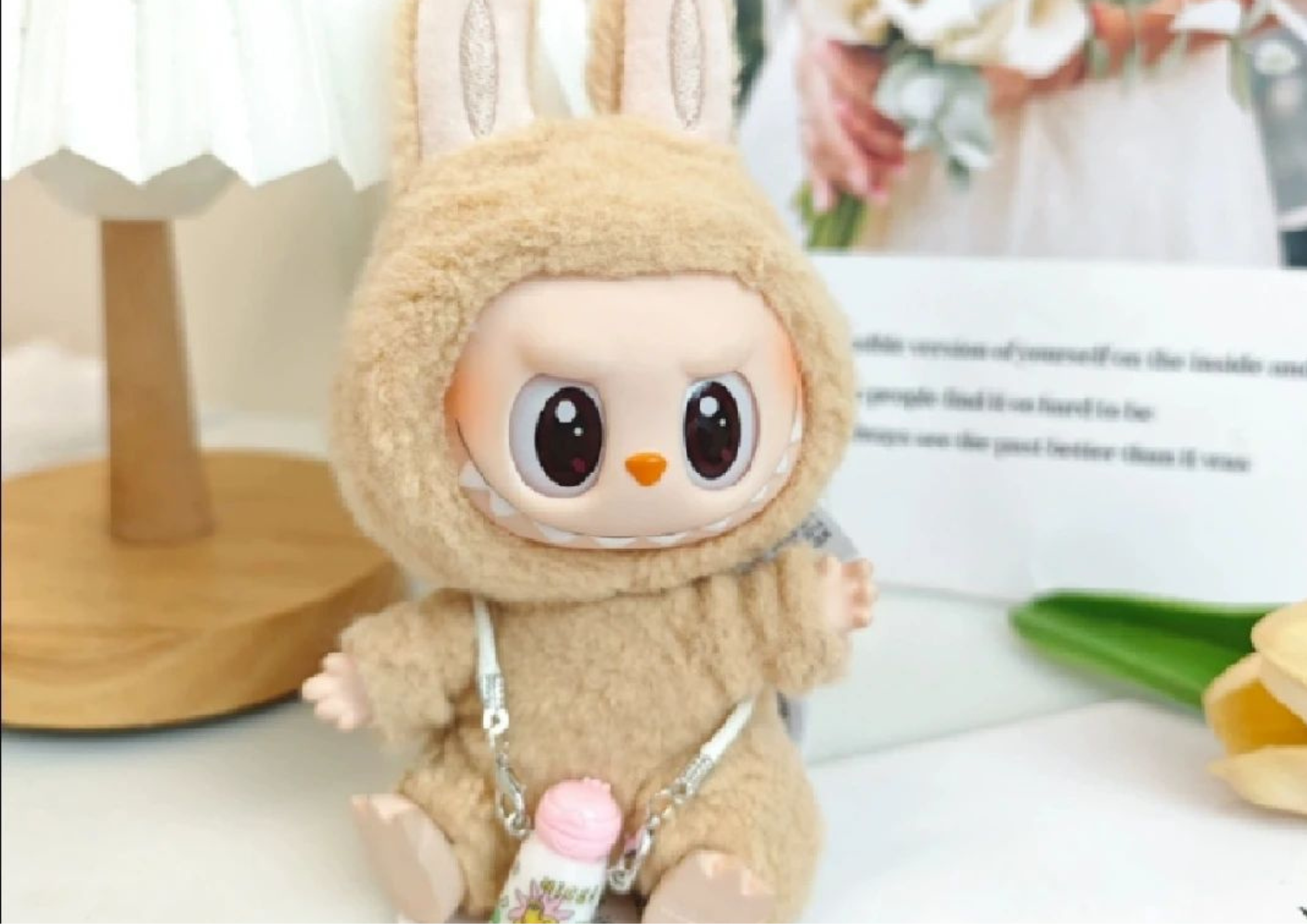 Mini sweater outfit beige